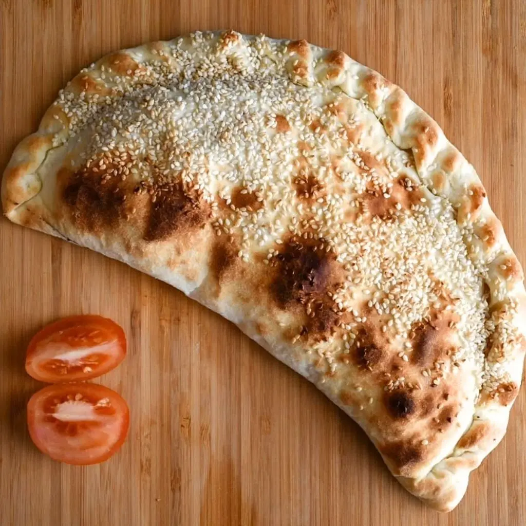 منقوشة جبنة سائلة - وسط